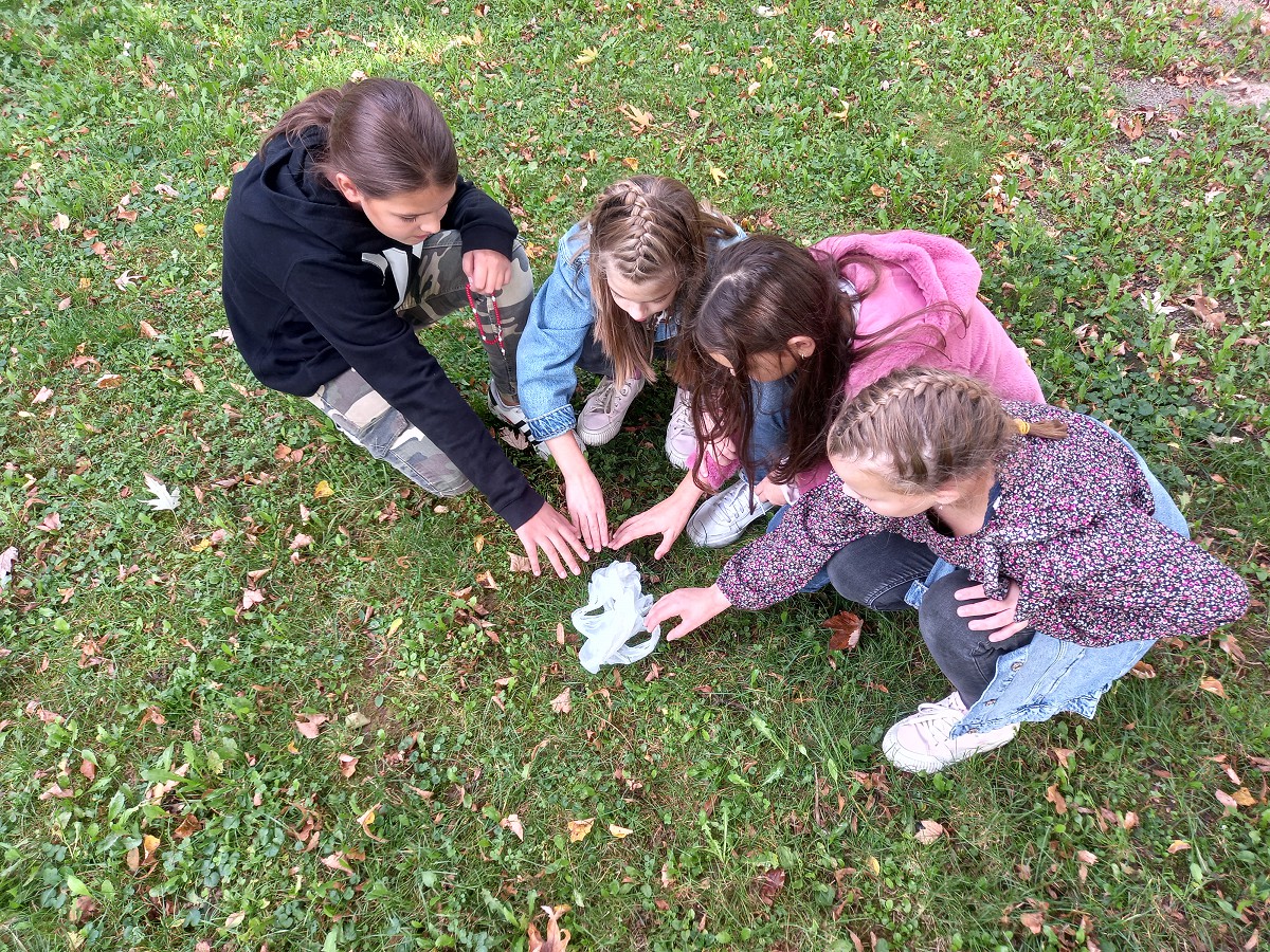 Školarci iz Otočca u akciji na Svjetski Dan čišćenja