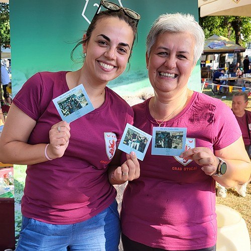 Polaroid fotografije i osvježenje za posjetitelje Eko Etno Gacka