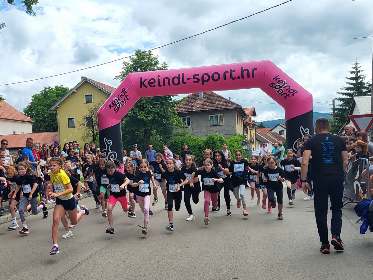 Više od 300 natjecatelja na utrci Gacka run